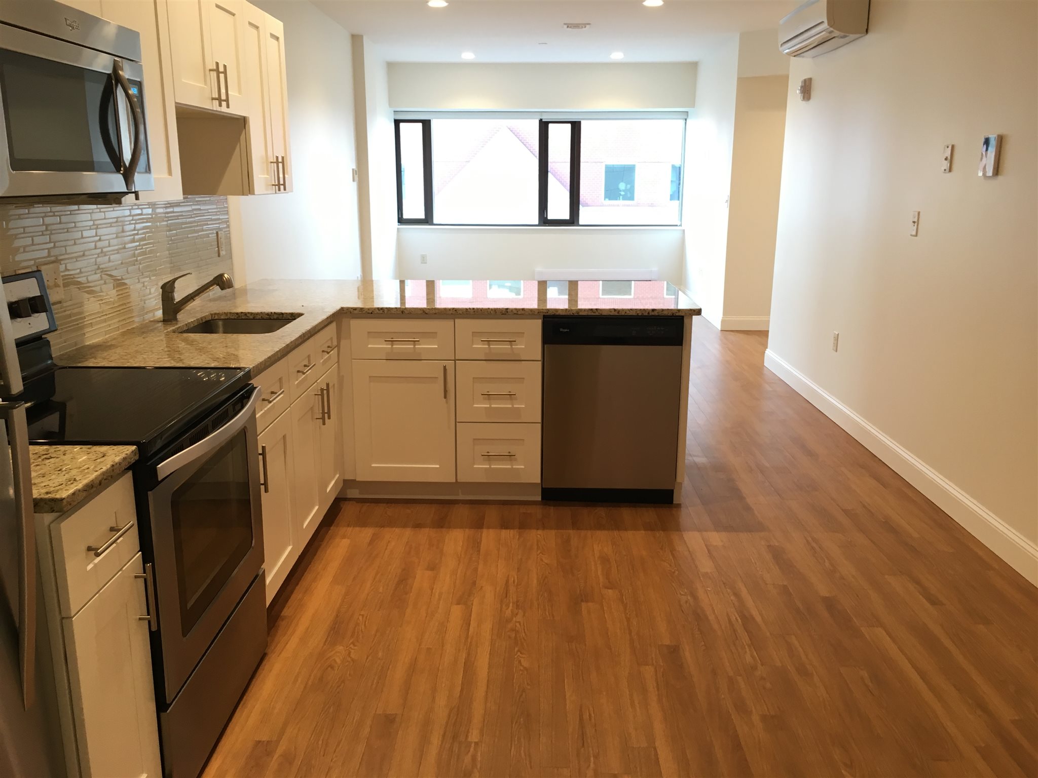 875 Elm Street, Unit 418 Manchester, NH 03101 - Photo 14 of 40