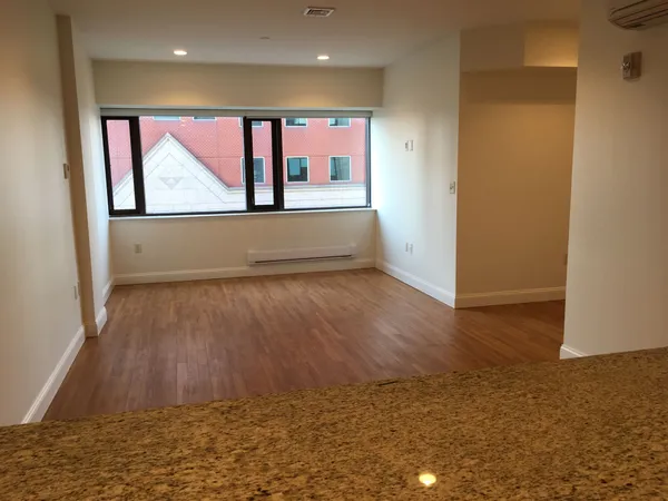 $2,139 | 875 Elm Street, Unit 418, Manchester, NH 03101