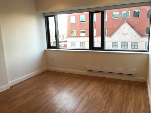 $2,139 | 875 Elm Street, Unit 418, Manchester, NH 03101