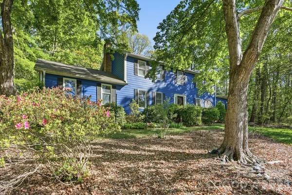 $3,750 | 301 Sardis Road North, Charlotte, NC 28270