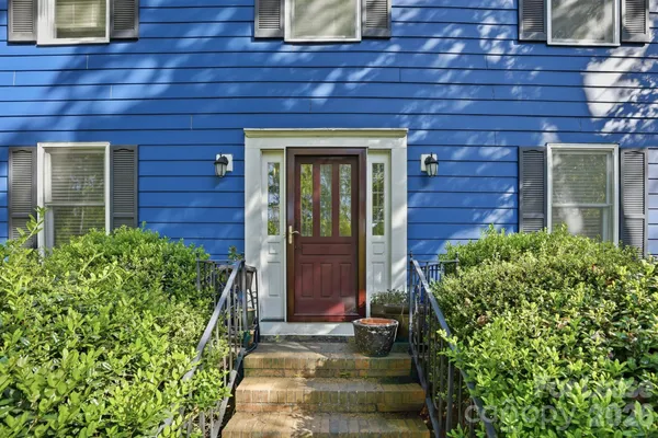 $3,750 | 301 Sardis Road North, Charlotte, NC 28270