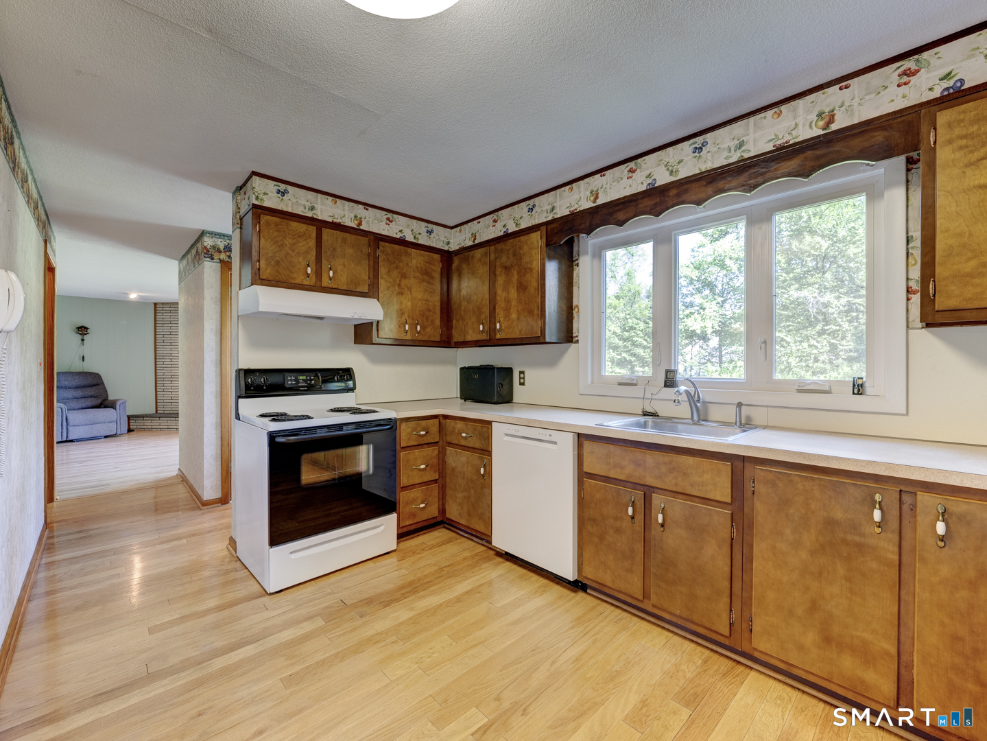 63 Chamberlain Street Torrington, CT 06790 - Photo 17 of 39