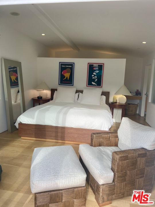 338 Rennie Avenue, Unit 2 Venice, CA 90291 - Photo 11 of 21 a living room with furniture and a couch