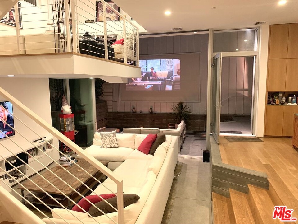 338 Rennie Avenue, Unit 2 Venice, CA 90291 - Photo 8 of 21