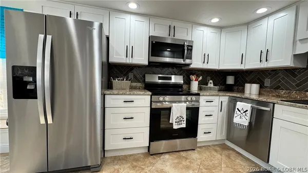 $849,000 | 17876 Tradewind Drive, Rocky Mount, MO 65072