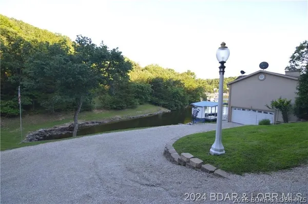 $849,000 | 17876 Tradewind Drive, Rocky Mount, MO 65072