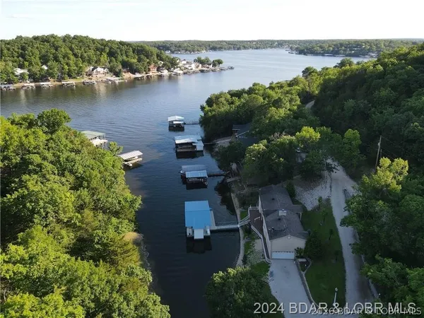 $849,000 | 17876 Tradewind Drive, Rocky Mount, MO 65072