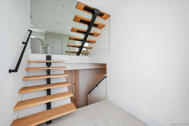 a view of entryway and hall