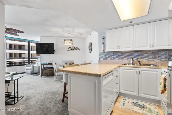 $2,800 | 3023 South Atlantic Avenue, Unit 702, Daytona Beach, FL 32118