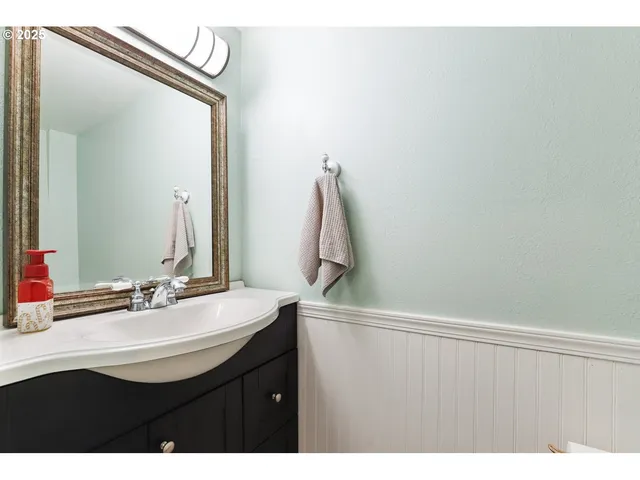 $279,900 | 1614 Northwest Bridgeway Lane, Beaverton, OR 97006