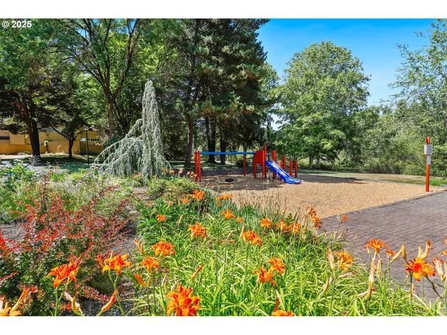 $279,900 | 1614 Northwest Bridgeway Lane, Beaverton, OR 97006