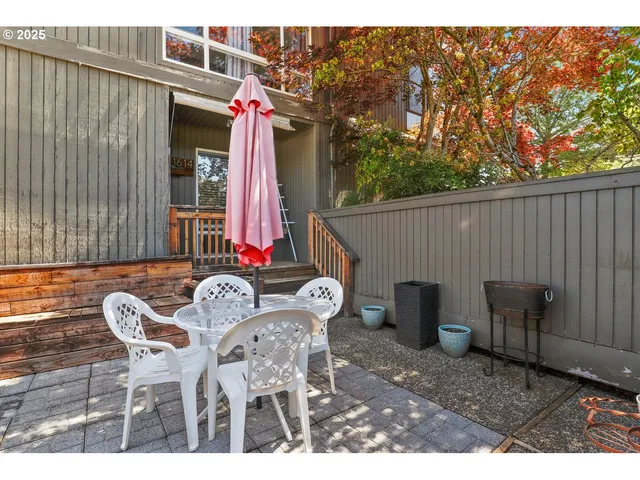 $279,900 | 1614 Northwest Bridgeway Lane, Beaverton, OR 97006