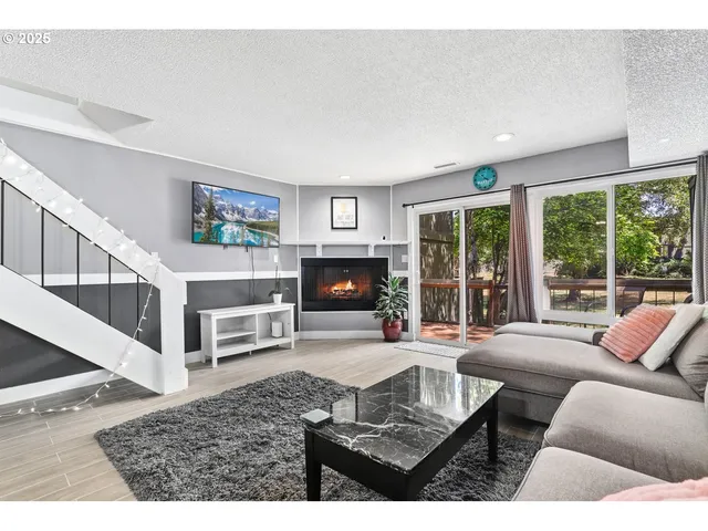 $279,900 | 1614 Northwest Bridgeway Lane, Beaverton, OR 97006