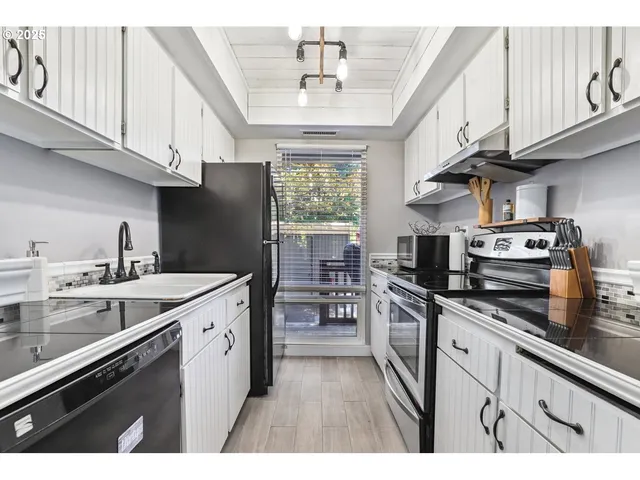 $279,900 | 1614 Northwest Bridgeway Lane, Beaverton, OR 97006