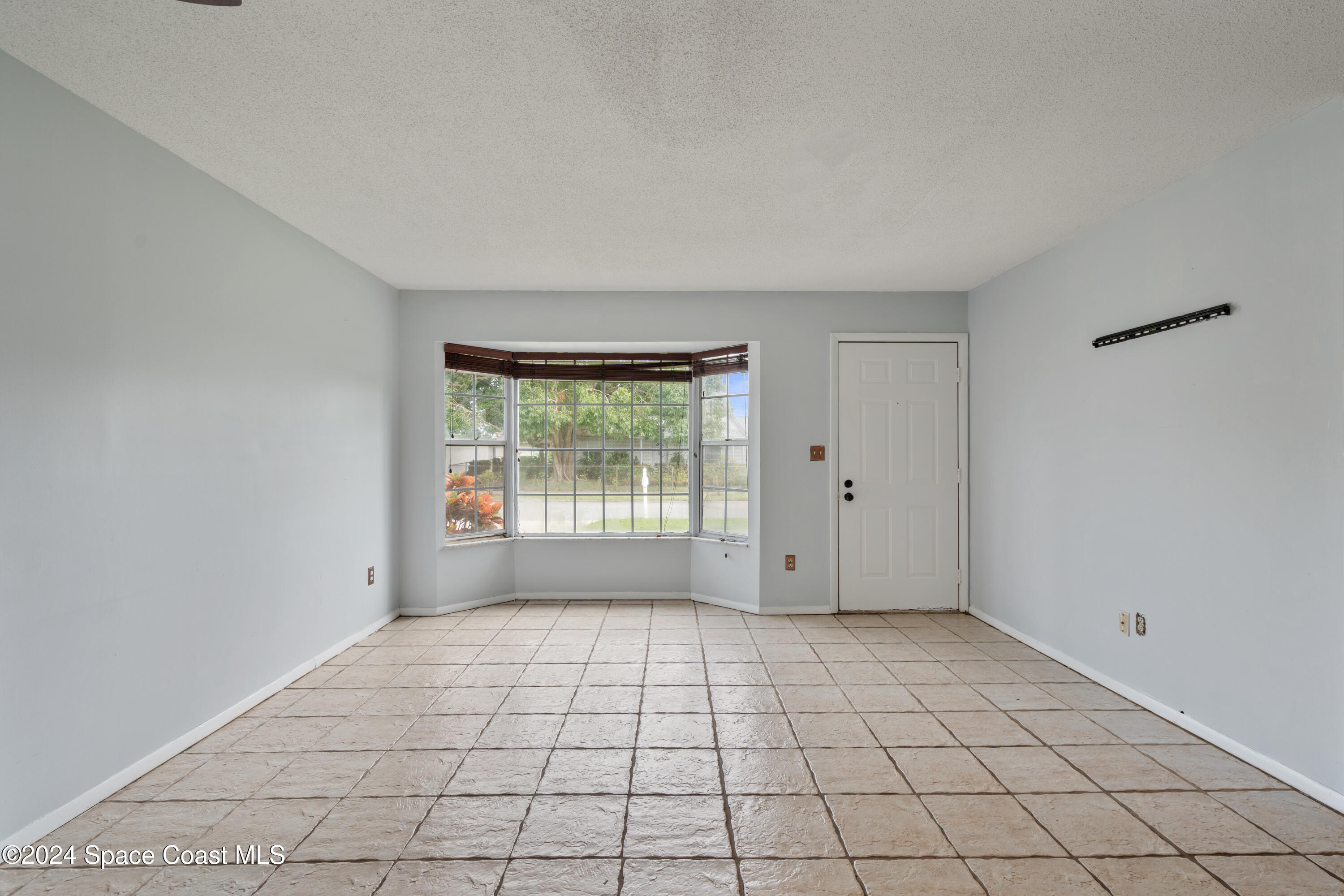 730 Cobblestone Lane Northeast Palm Bay, FL 32905 - Photo 3 of 27 DSC05319