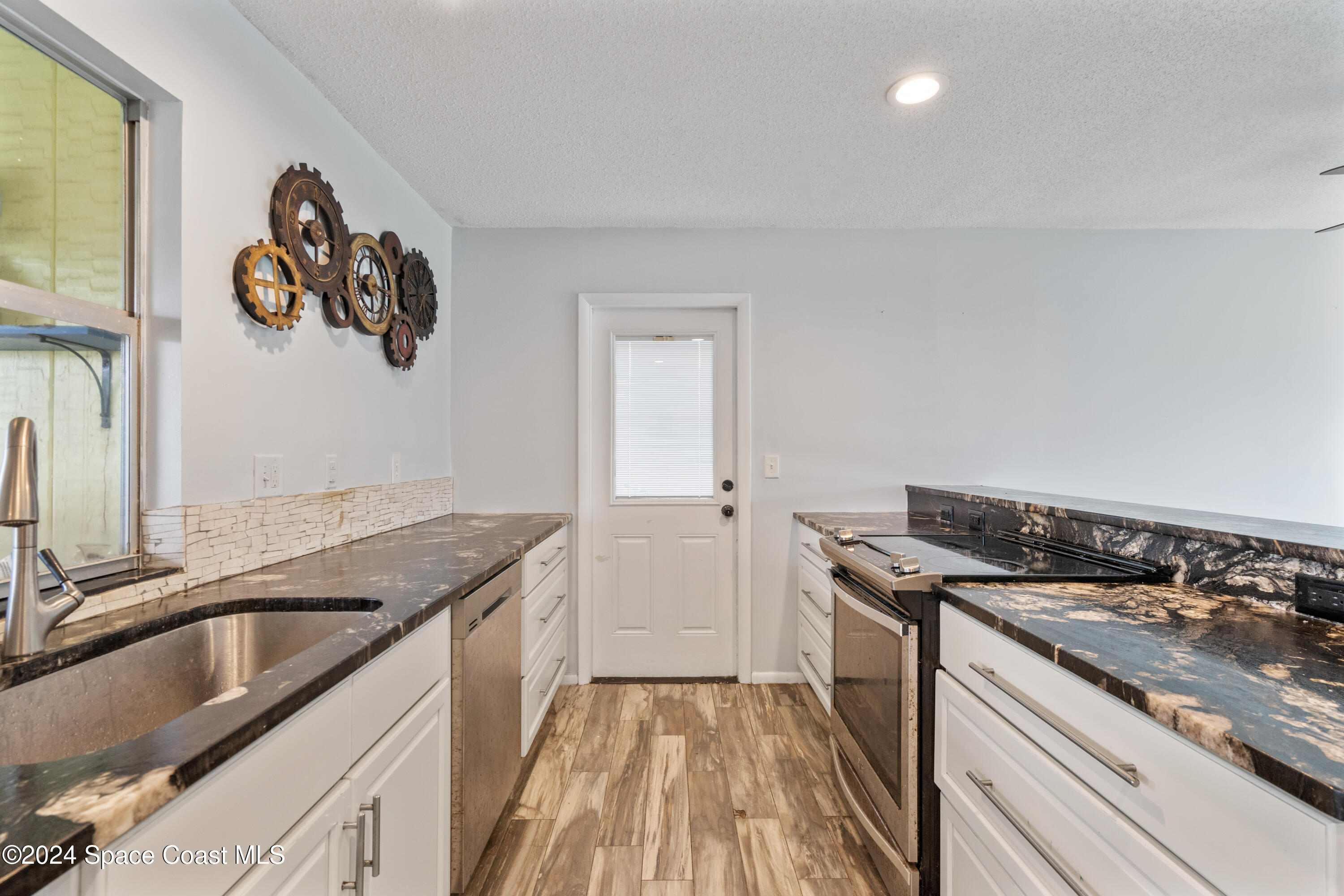 730 Cobblestone Lane Northeast Palm Bay, FL 32905 - Photo 7 of 27 DSC05394