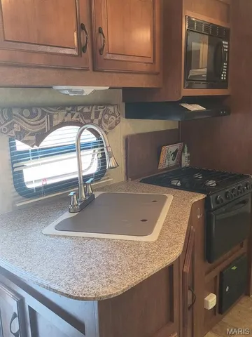 $287,000 | 10115 Lakeside Drive, Sullivan, MO 63080