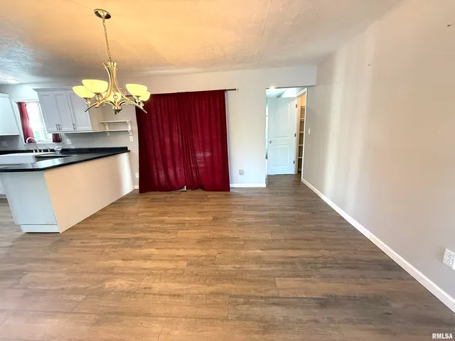 $275,000 | 3005 Woodlawn Place, Marion, IL 62959