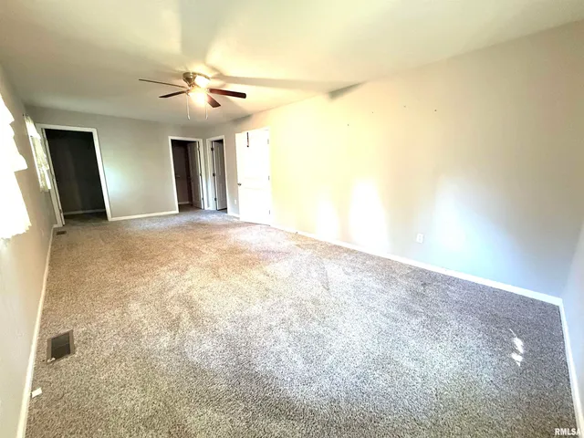 $275,000 | 3005 Woodlawn Place, Marion, IL 62959