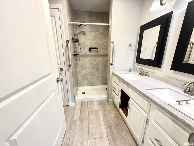 $275,000 | 3005 Woodlawn Place, Marion, IL 62959