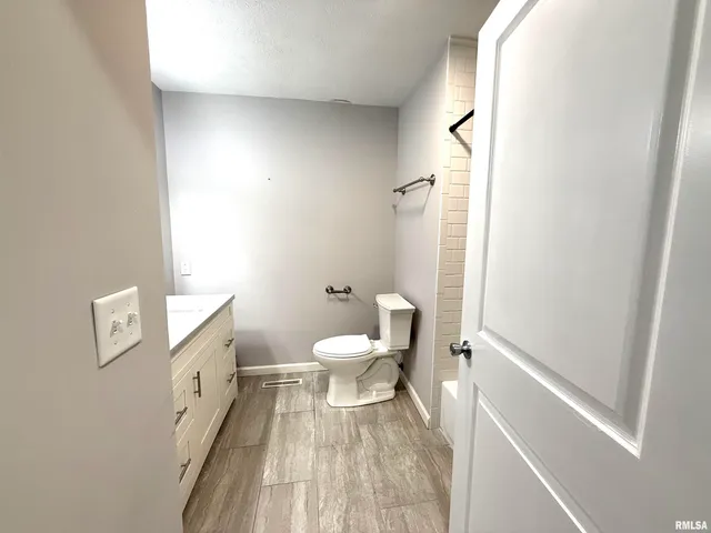 $275,000 | 3005 Woodlawn Place, Marion, IL 62959