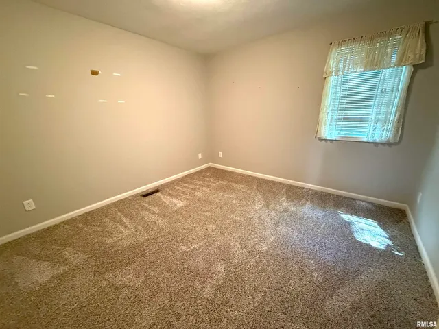 $275,000 | 3005 Woodlawn Place, Marion, IL 62959