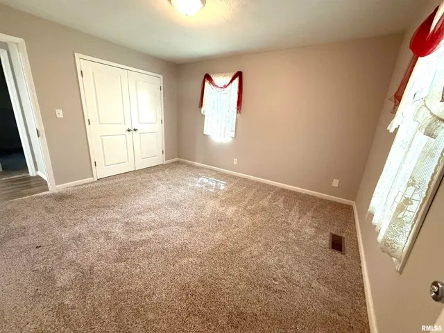 $275,000 | 3005 Woodlawn Place, Marion, IL 62959