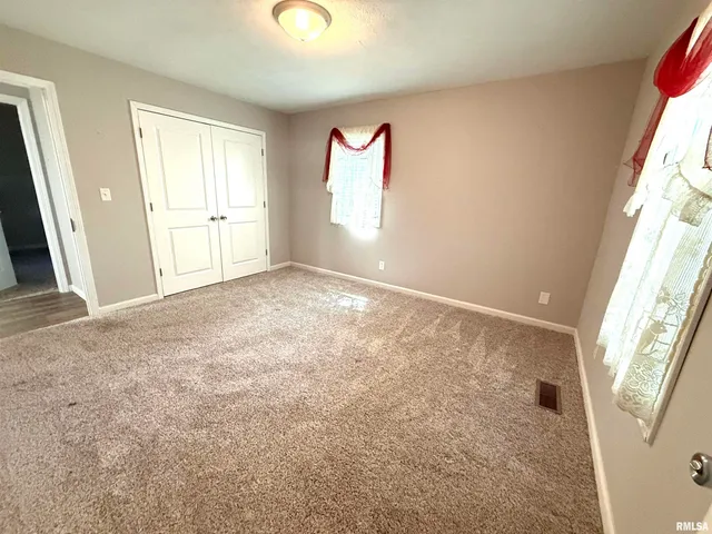 $275,000 | 3005 Woodlawn Place, Marion, IL 62959