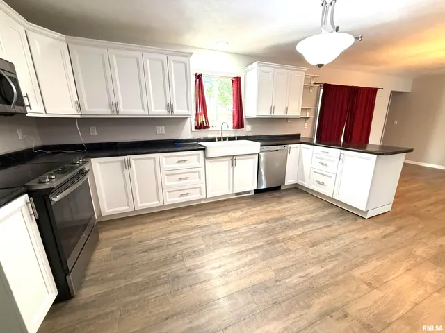 $275,000 | 3005 Woodlawn Place, Marion, IL 62959