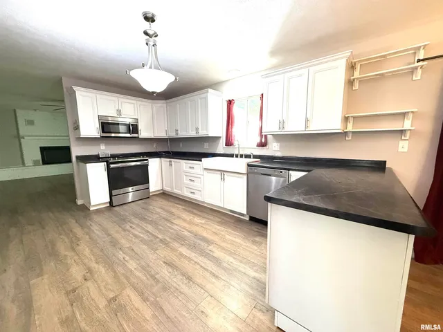 $275,000 | 3005 Woodlawn Place, Marion, IL 62959