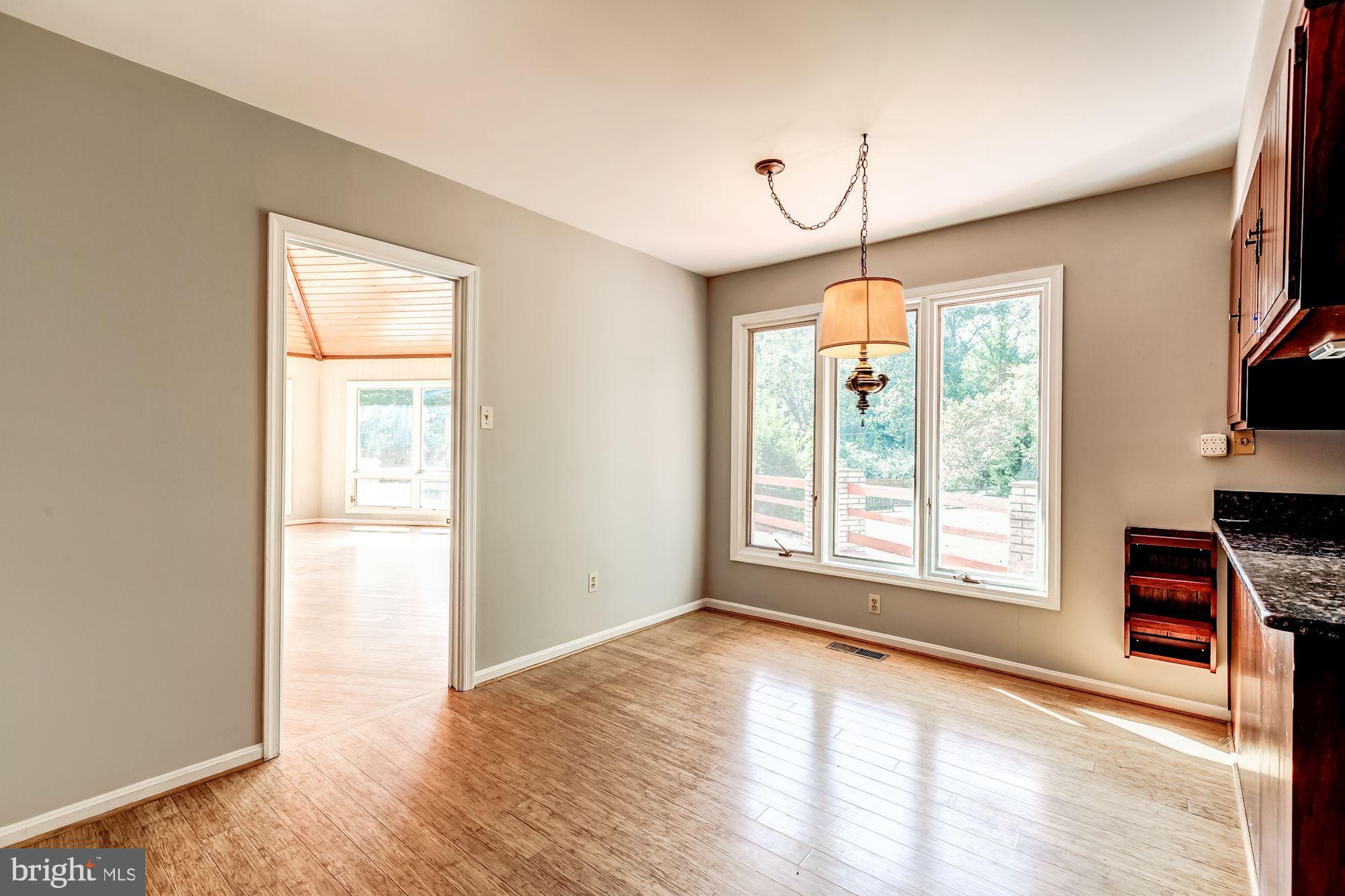 10620 Marbury Road Oakton, VA 22124 - Photo 8 of 20 Gallery Image 8