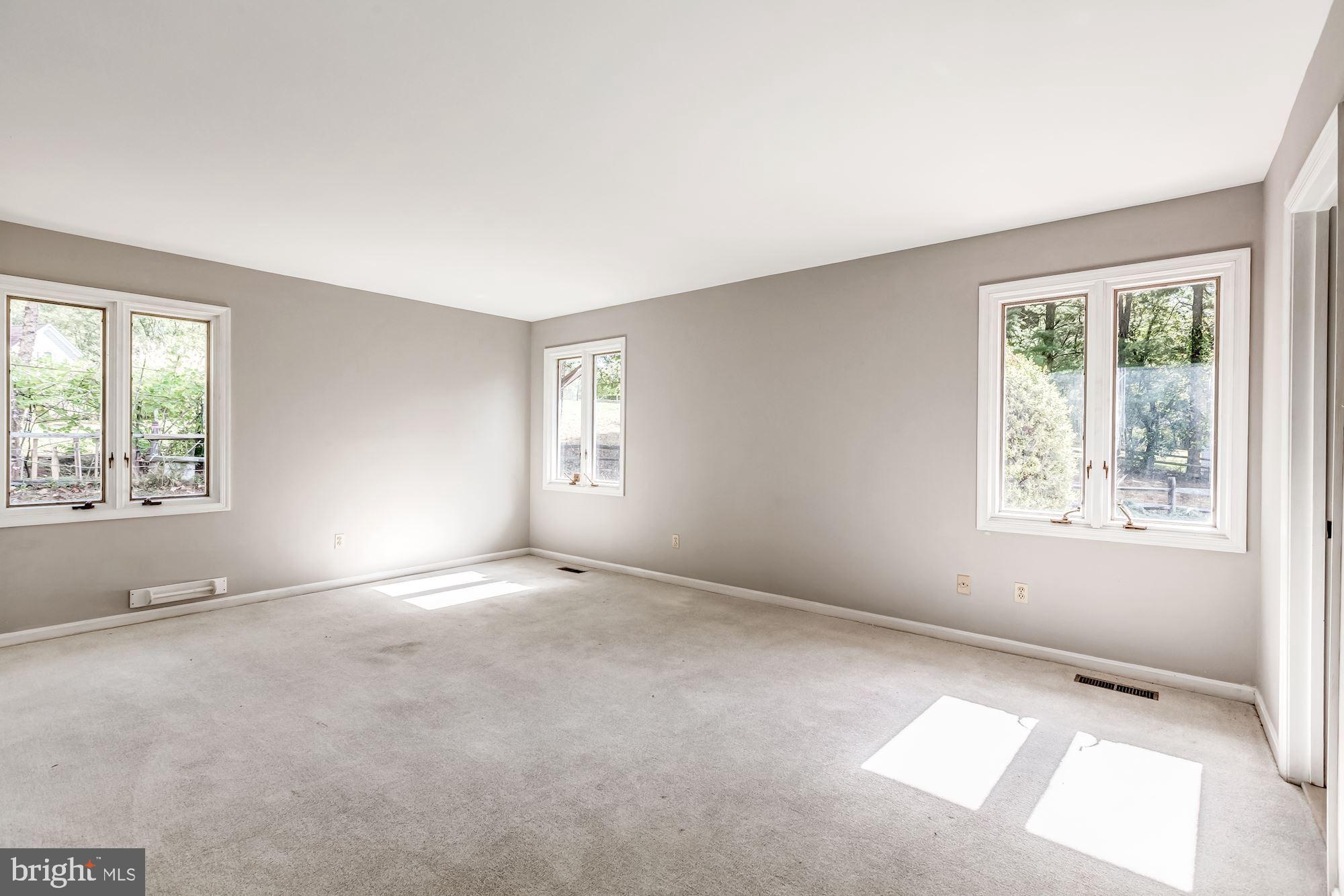 10620 Marbury Road Oakton, VA 22124 - Photo 10 of 20 Gallery Image 10