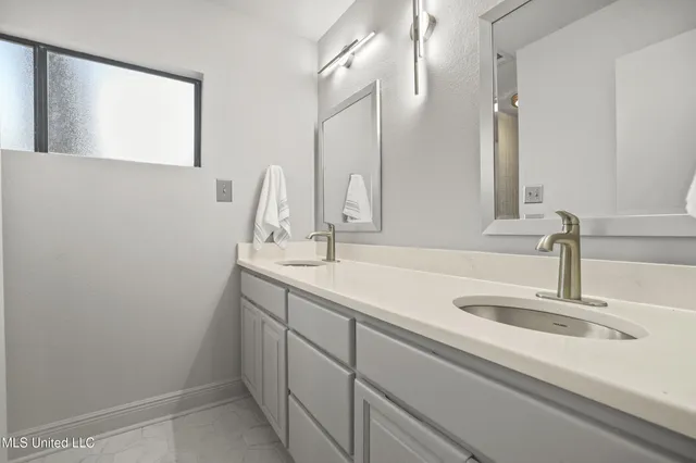 $671,000 | 110 Simon Boulevard, Ocean Springs, MS 39564