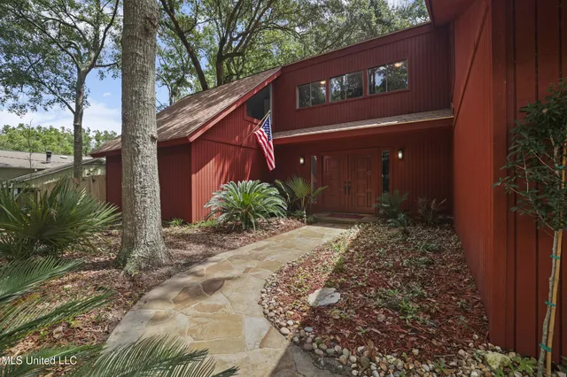 $671,000 | 110 Simon Boulevard, Ocean Springs, MS 39564