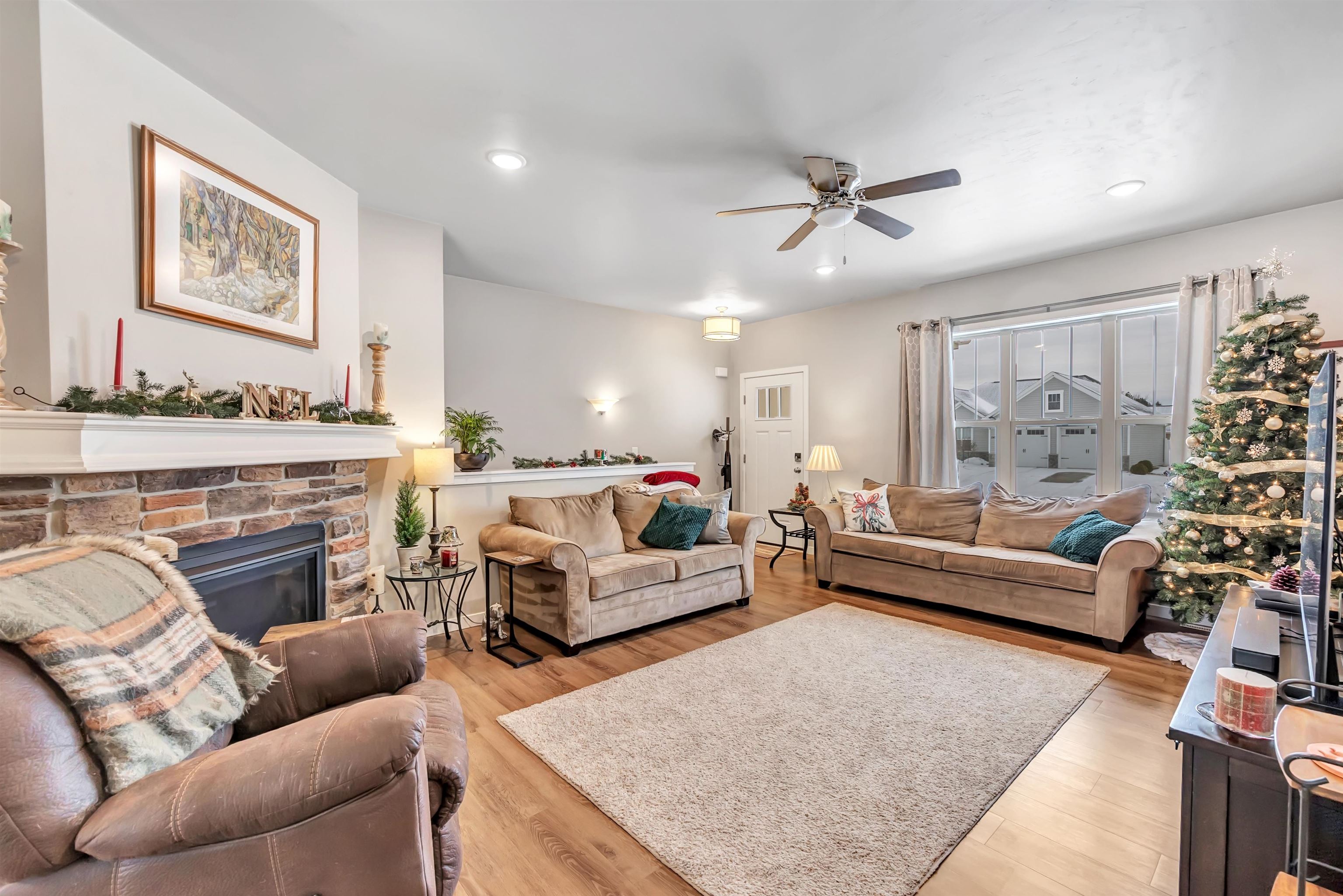 541 Pebblestone Circle Hobart, WI 54155 - Photo 5 of 28