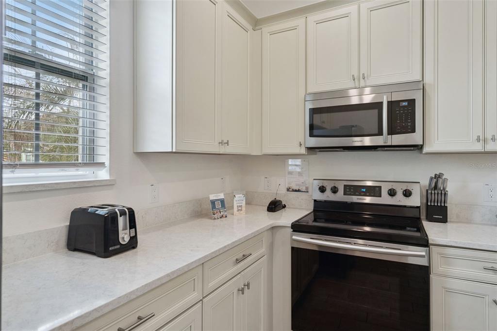 8059 Knee Deep Road Kissimmee, FL 34747 - Photo 8 of 49 Gallery Image 8