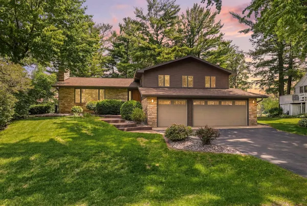 $599,900 | 3139 Dans Drive, Stevens Point, WI 54481