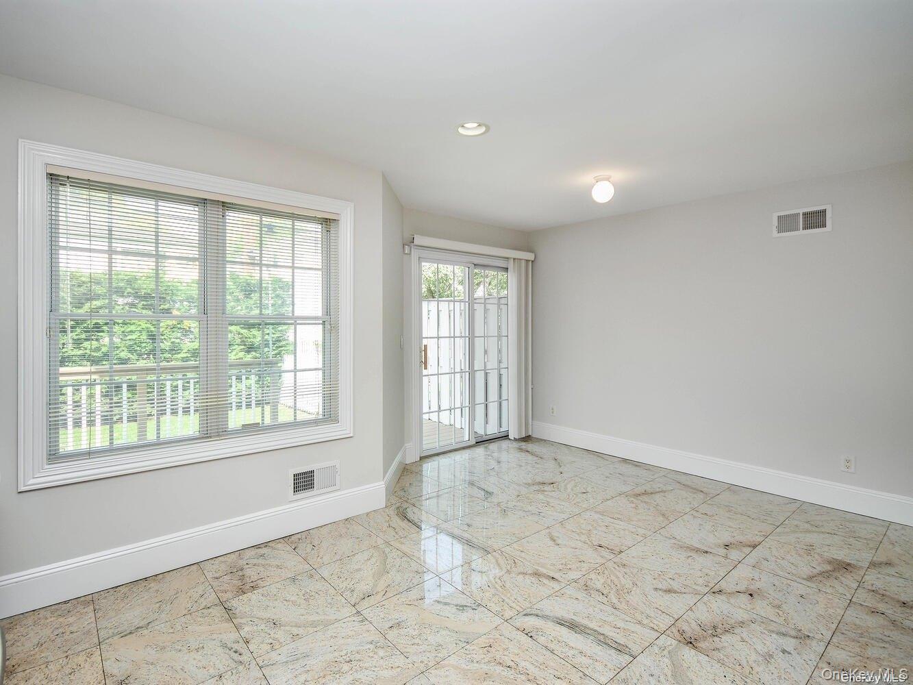 51 Inwood Road, Unit B Port Washington, NY 11050 - Photo 12 of 33