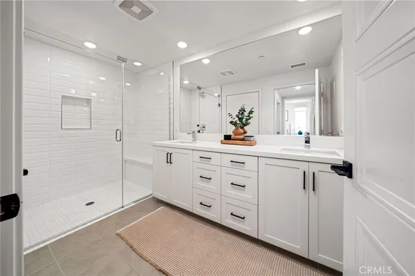 $1,199,900 | 16175 Dawn Way, Unit 302, Tustin, CA 92782