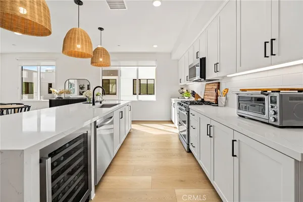 $1,199,900 | 16175 Dawn Way, Unit 302, Tustin, CA 92782