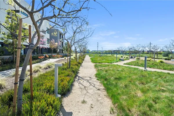 $1,199,900 | 16175 Dawn Way, Unit 302, Tustin, CA 92782