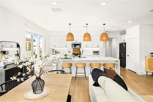 $1,199,900 | 16175 Dawn Way, Unit 302, Tustin, CA 92782