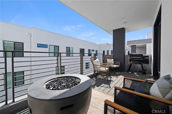 $1,199,900 | 16175 Dawn Way, Unit 302, Tustin, CA 92782