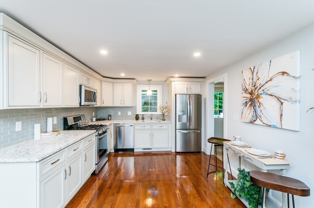 41 Stonebridge Road Wayland, MA 01778 - Photo 8 of 20