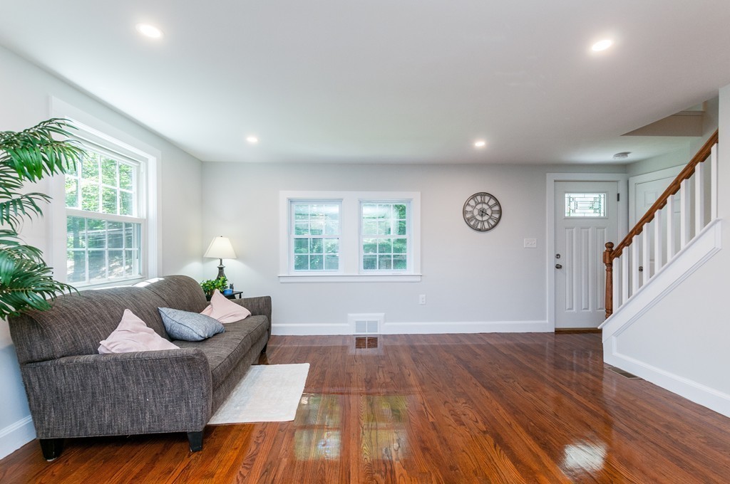 41 Stonebridge Road Wayland, MA 01778 - Photo 9 of 20