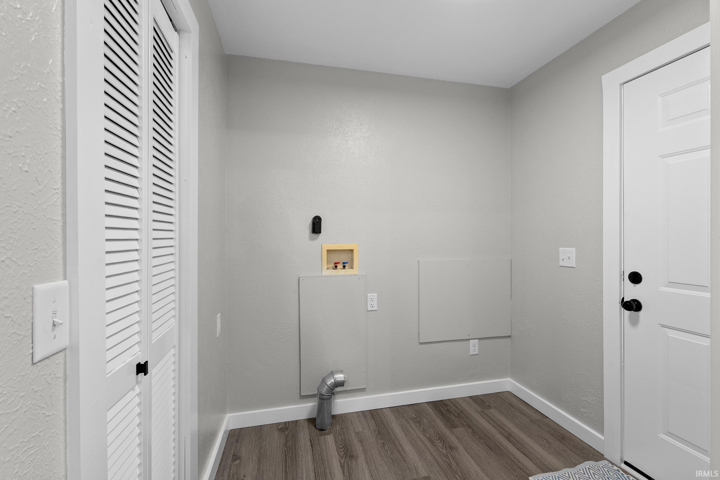 8930 East Crow Road Syracuse, IN 46567 - Photo 14 of 26