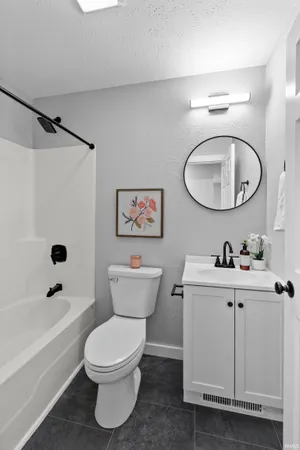 $255,000 | 8930 East Crow Road, Syracuse, IN 46567