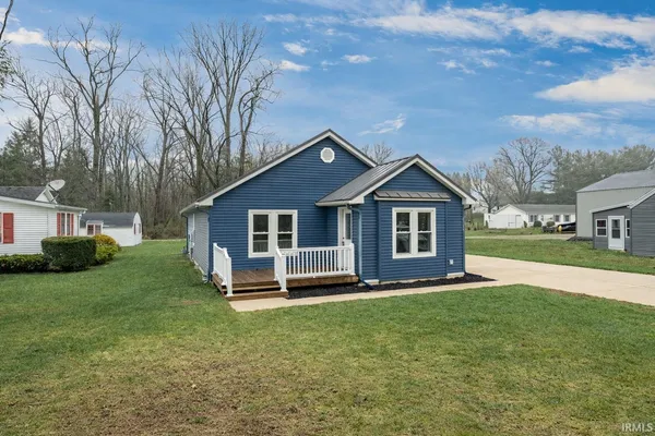 $255,000 | 8930 East Crow Road, Syracuse, IN 46567