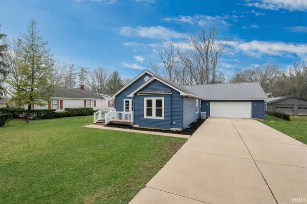 $255,000 | 8930 East Crow Road, Syracuse, IN 46567