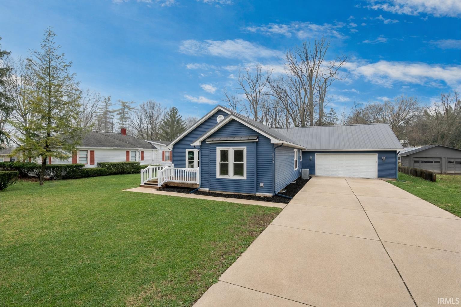 8930 East Crow Road Syracuse, IN 46567 - Photo 4 of 26